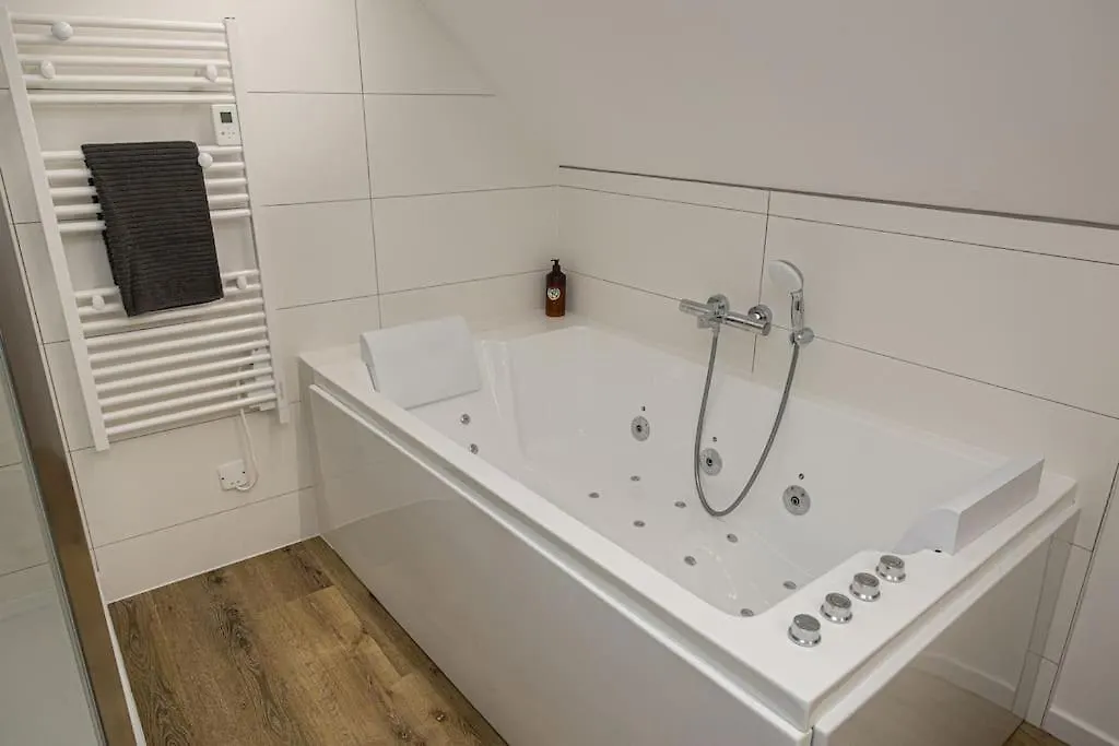 Apartament La Breizh Moi Balneo Love Room Josselin Francja