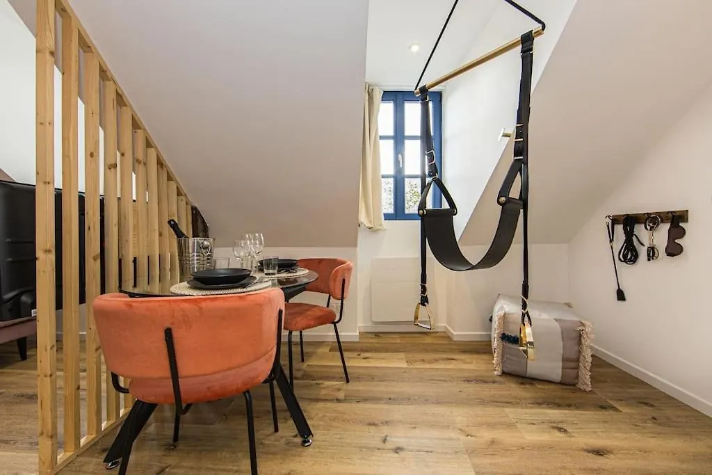 Apartament La Breizh Moi Balneo Love Room Josselin Francja